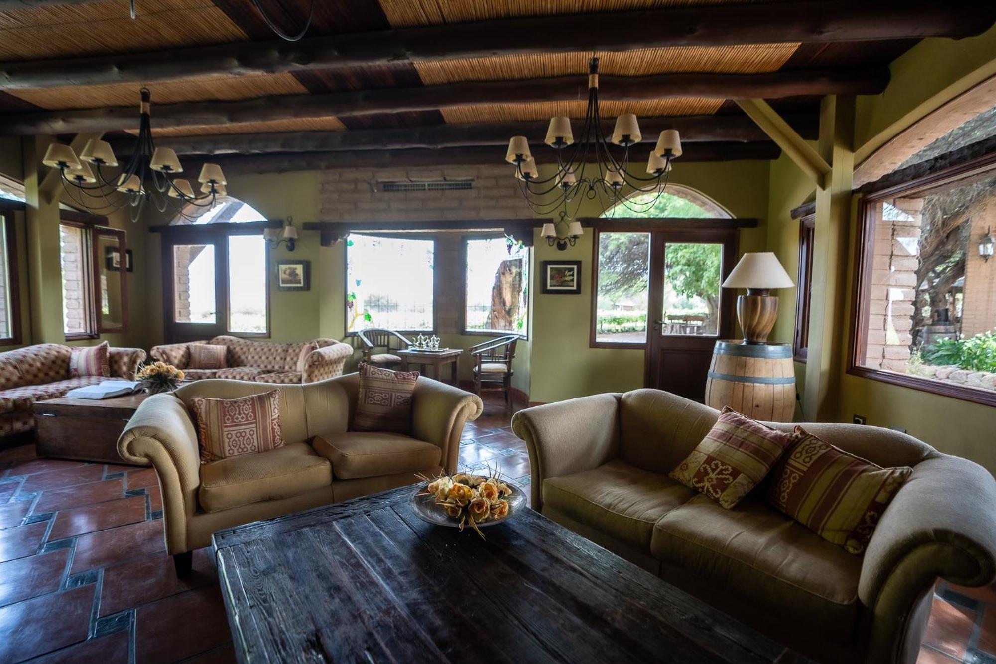 La Casa De La Bodega - Wine Boutique Hotel Кафайяте Экстерьер фото